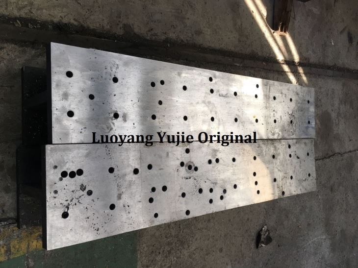 Machined Moulds By CNC VMC850L Machining Center